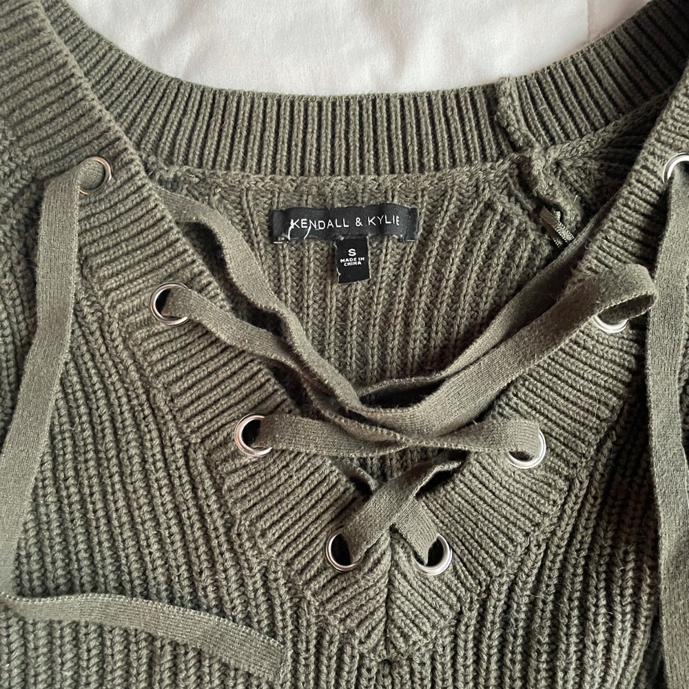 Kendall & Kylie Cropped Sweater, Size Small